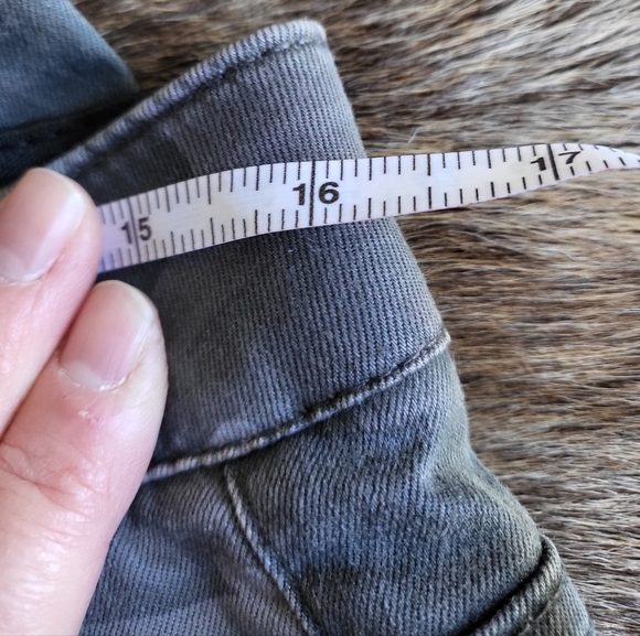 Democracy Gray Camo "Ab" Technology Stretch Waist size 6 - Picture 9 of 9